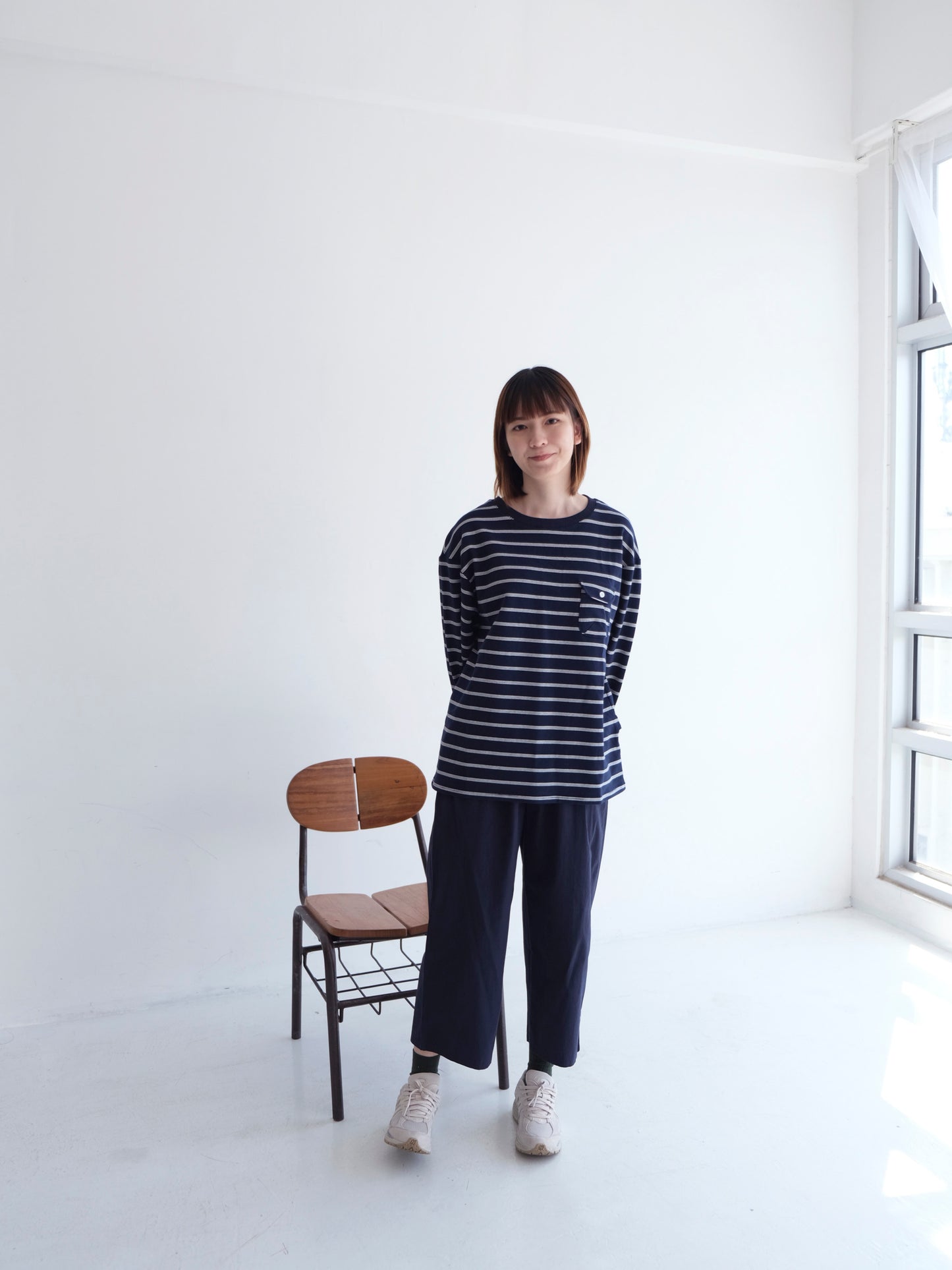 Stripe Sleeve Sweatshirt (Navy Blue)
