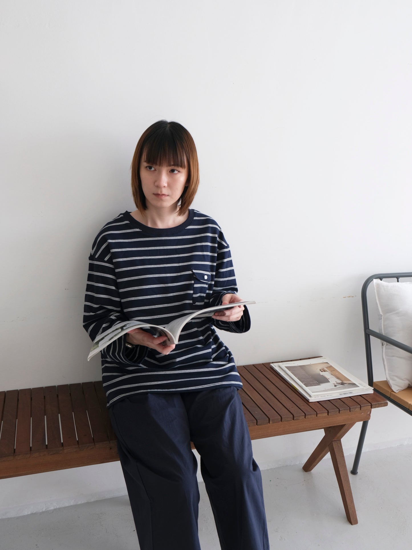 Stripe Sleeve Sweatshirt (Navy Blue)