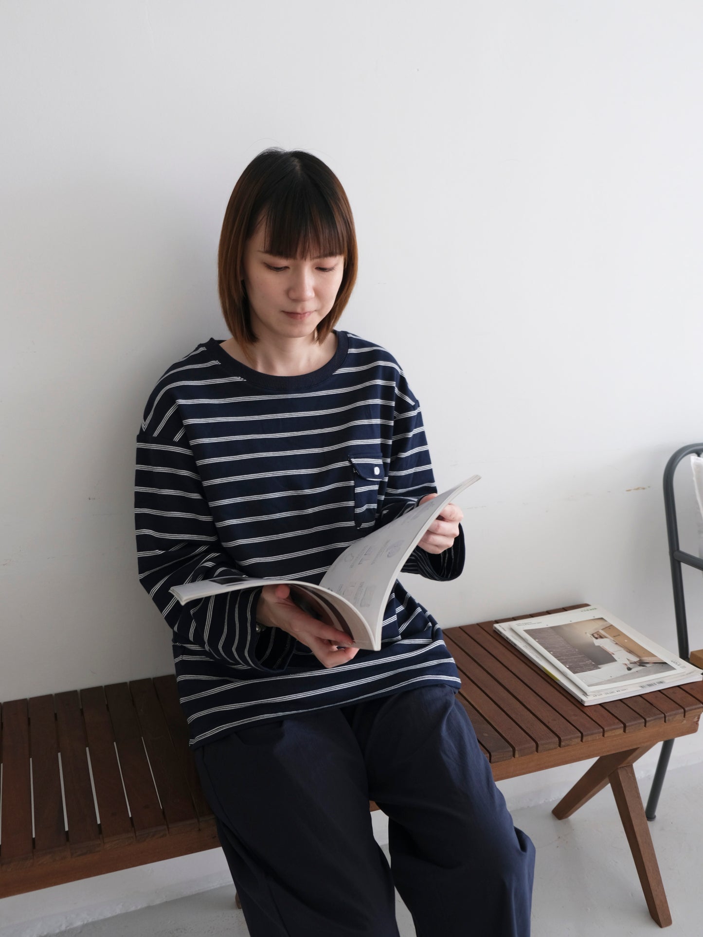 Stripe Sleeve Sweatshirt (Navy Blue)