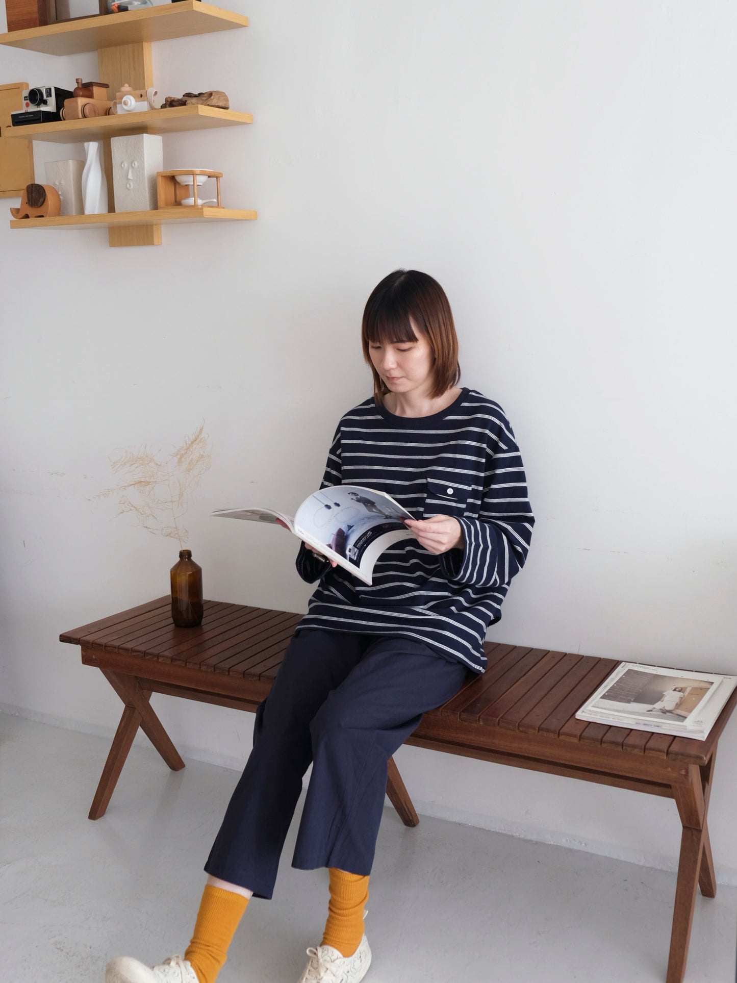 Stripe Sleeve Sweatshirt (Navy Blue)